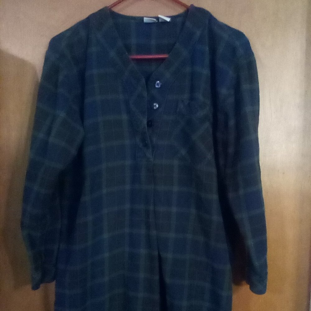 Cherokee small plaid nightshirt